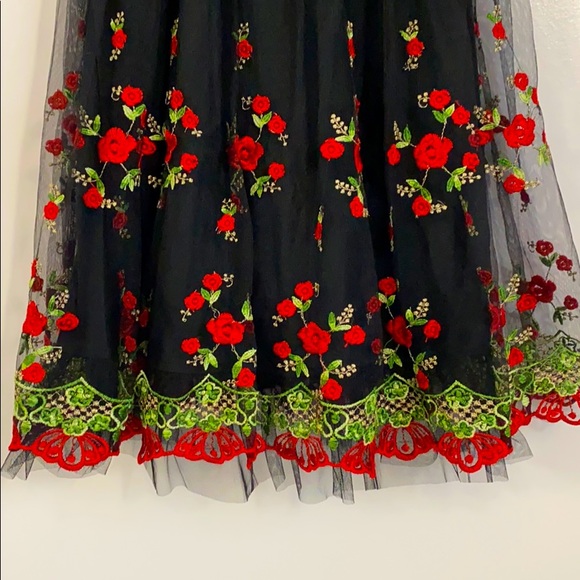 Embroidered Rose Dress NWOT 🌹 - Picture 2 of 6